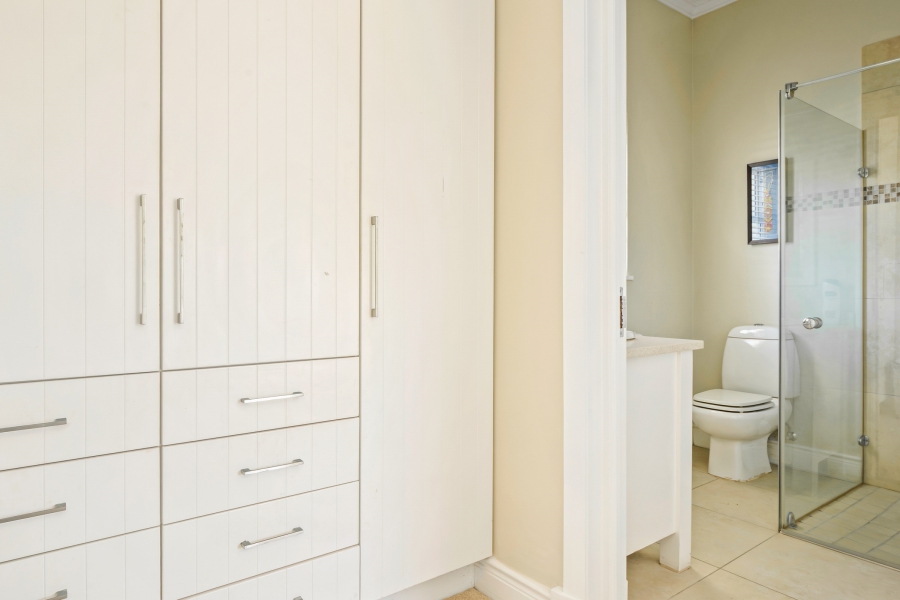 4 Bedroom Property for Sale in Leisure Isle Western Cape